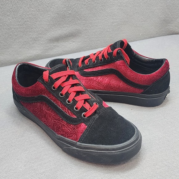 Vans Shoes - Vans Old Skool Velvet Floral Red Black Lace Up Sneakers Women's Sz 7.5